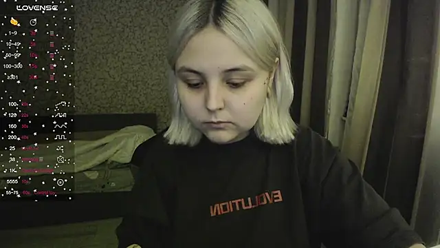 Snapshot of vendymories chatting on October 31, 2025, 10:55 pm vendymories online show from October 31, 2025, 10:55 pm