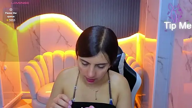 Snapshot of Eilyn_love_b chatting on October 17, 2025, 12:52 pm Eilyn love b online show from October 17, 2025, 12:52 pm