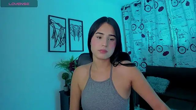 Love squad  online show from September 8, 2025, 4:17 pm