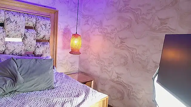 julyana mendez online show from October 11, 2025, 7:12 pm