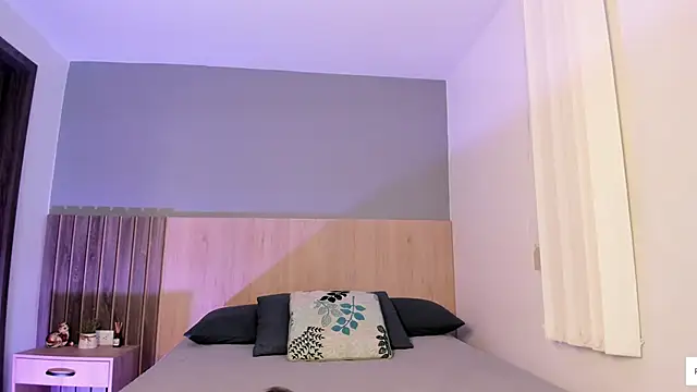  Ashly 77 online show from September 25, 2025, 7:28 pm