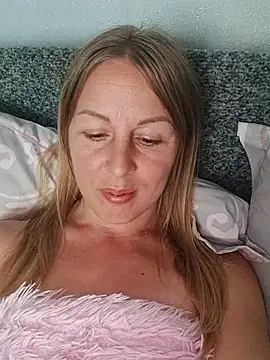 LunaSugarX online show from September 17, 2025, 2:52 pm