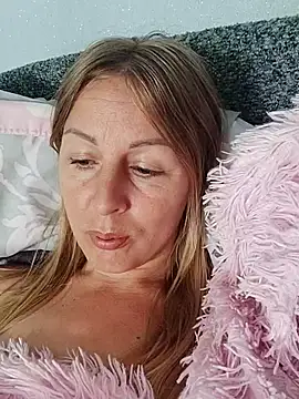 LunaSugarX online show from September 20, 2025, 9:10 am