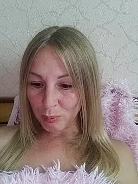 LunaSugarX online show from October 4, 2025, 11:52 am