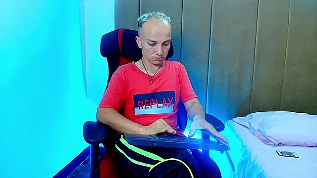 DaddyPoweer online show from September 23, 2025, 10:02 pm