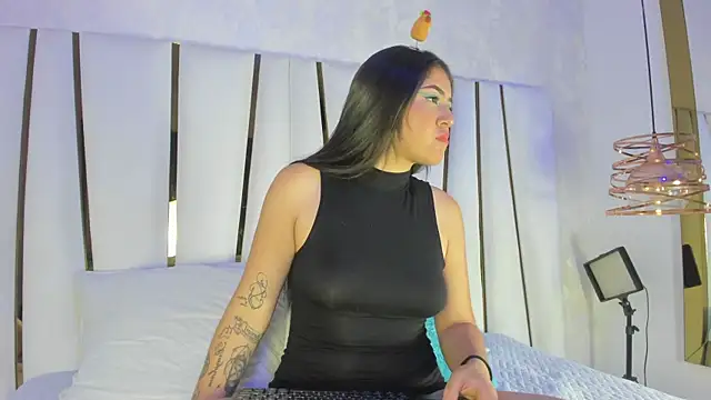 bonnie sm online show from October 21, 2025, 7:36 pm