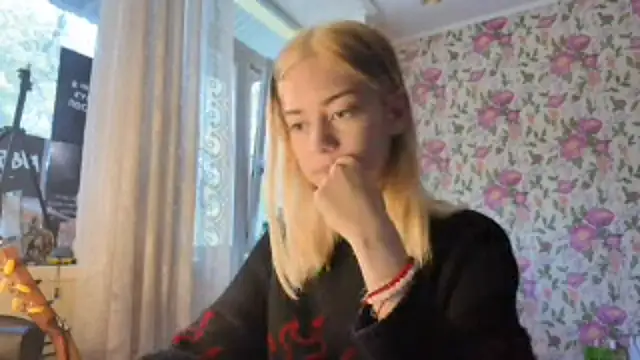 Witching Moon online show from September 24, 2025, 7:23 am