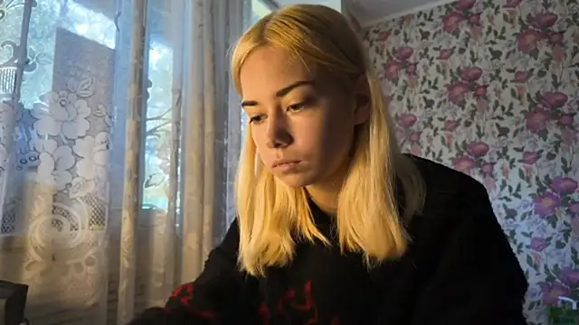 Witching Moon online show from September 29, 2025, 6:18 am