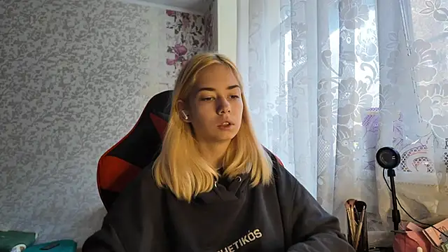 Witching Moon online show from October 8, 2025, 7:28 am