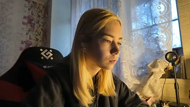 Witching Moon online show from October 21, 2025, 7:31 am