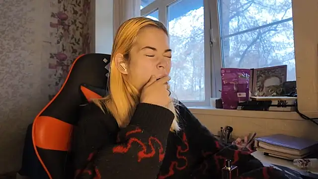 Witching Moon online show from November 27, 2025, 7:32 am