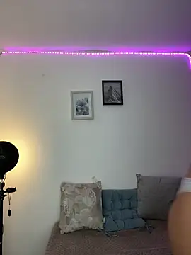 Snapshot of Nicolle_swt chatting on March 18, 2026, 12:19 pm Nicolle swt online show from March 18, 2026, 12:19 pm