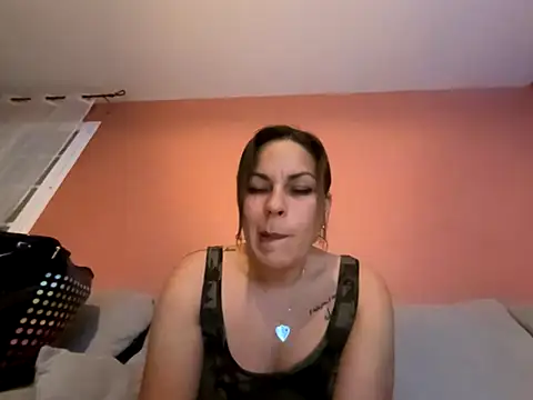 minettedusud online show from November 30, 2025, 10:03 pm