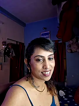Love Beauty01 online show from April 27, 2026, 7:01 pm
