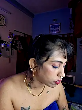 Love Beauty01 online show from May 5, 2026, 7:00 pm