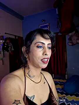 Love Beauty01 online show from May 6, 2026, 6:35 pm