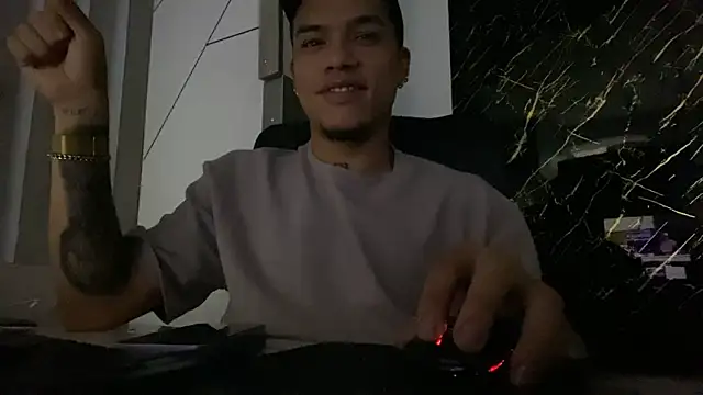 Snapshot of AlphaMasterXxx chatting on September 17, 2025, 12:56 am AlphaMasterXxx online show from September 17, 2025, 12:56 am