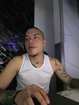 Snapshot of AlphaMasterXxx chatting on September 26, 2025, 10:25 pm AlphaMasterXxx online show from September 26, 2025, 10:25 pm