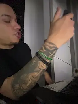 Snapshot of AlphaMasterXxx chatting on September 29, 2025, 8:46 pm AlphaMasterXxx online show from September 29, 2025, 8:46 pm