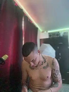 Snapshot of AlphaMasterXxx chatting on September 30, 2025, 2:11 pm AlphaMasterXxx online show from September 30, 2025, 2:11 pm