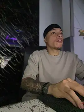 Snapshot of AlphaMasterXxx chatting on October 4, 2025, 1:47 am AlphaMasterXxx online show from October 4, 2025, 1:47 am