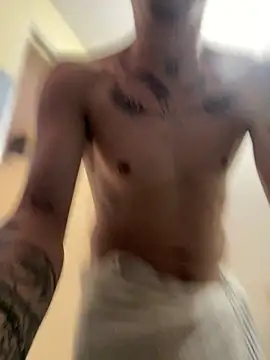 Snapshot of AlphaMasterXxx chatting on October 5, 2025, 2:37 pm AlphaMasterXxx online show from October 5, 2025, 2:37 pm