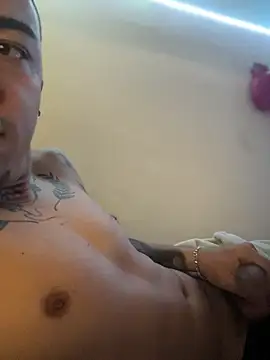 Snapshot of AlphaMasterXxx chatting on October 8, 2025, 3:20 pm AlphaMasterXxx online show from October 8, 2025, 3:20 pm