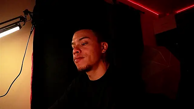 Snapshot of AlphaMasterXxx chatting on October 9, 2025, 6:11 am AlphaMasterXxx online show from October 9, 2025, 6:11 am