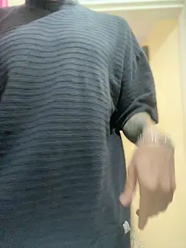 Snapshot of AlphaMasterXxx chatting on October 13, 2025, 1:44 pm AlphaMasterXxx online show from October 13, 2025, 1:44 pm