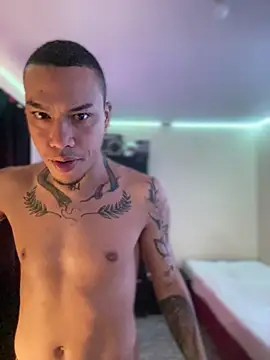 Snapshot of AlphaMasterXxx chatting on October 22, 2025, 12:38 pm AlphaMasterXxx online show from October 22, 2025, 12:38 pm