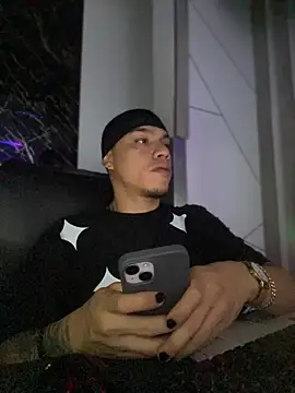 Snapshot of AlphaMasterXxx chatting on October 31, 2025, 4:57 am AlphaMasterXxx online show from October 31, 2025, 4:57 am