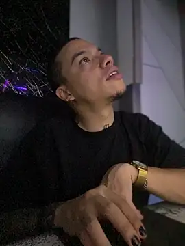 Snapshot of AlphaMasterXxx chatting on November 1, 2025, 6:26 am AlphaMasterXxx online show from November 1, 2025, 6:26 am