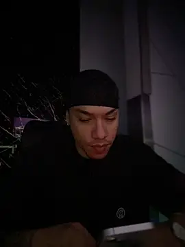 AlphaMasterXxx online show from November 5, 2025, 5:40 am