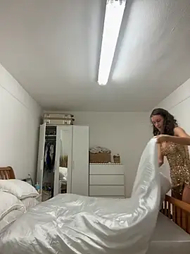 Snapshot of MilaRenee chatting on September 21, 2025, 7:59 pm MilaRenee online show from September 21, 2025, 7:59 pm