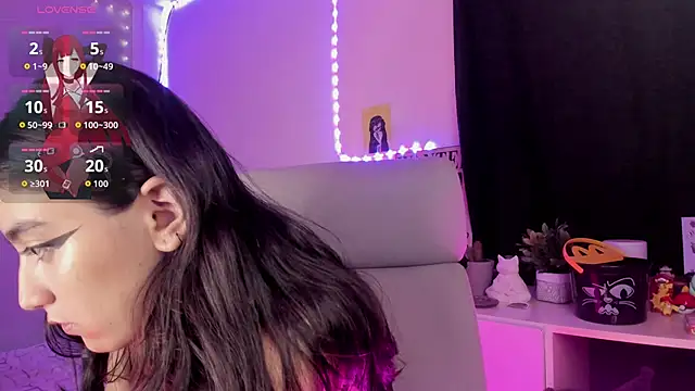 namiiwhite online show from October 23, 2025, 5:18 am