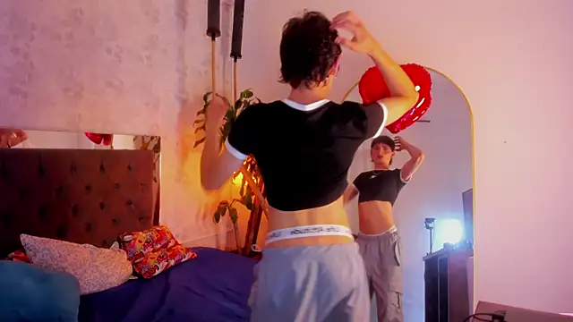 mysterius boy online show from February 5, 2026, 9:08 pm