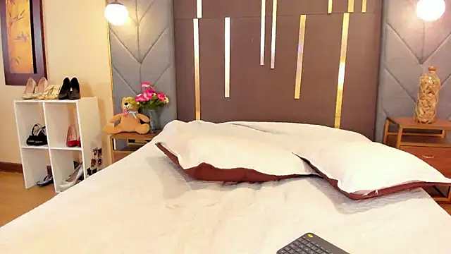 OliviGrace online show from September 17, 2025, 10:11 pm