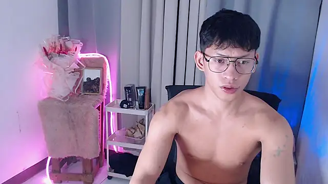 pinkcock froi2305 online show from March 25, 2026, 9:10 pm