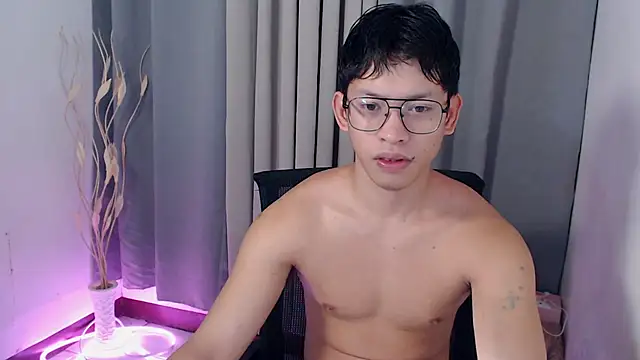 pinkcock froi2305 online show from April 30, 2026, 12:17 am