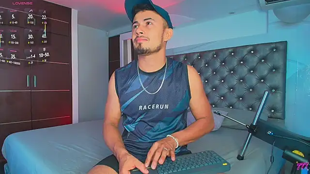 Valentiinoss online show from June 25, 2026, 9:19 pm