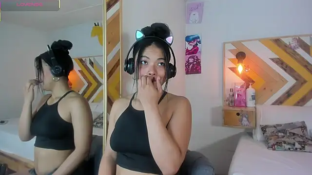 SoleneFontaine online show from November 27, 2025, 11:56 am