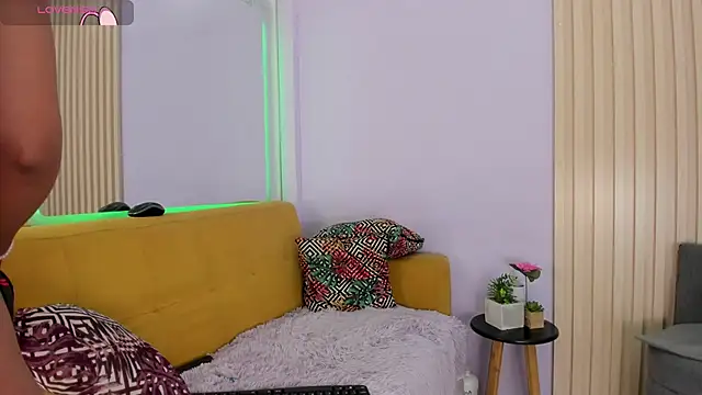 SoleneFontaine online show from March 10, 2026, 7:52 pm