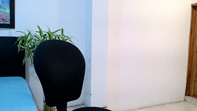 Allhondra online show from November 7, 2025, 9:26 pm