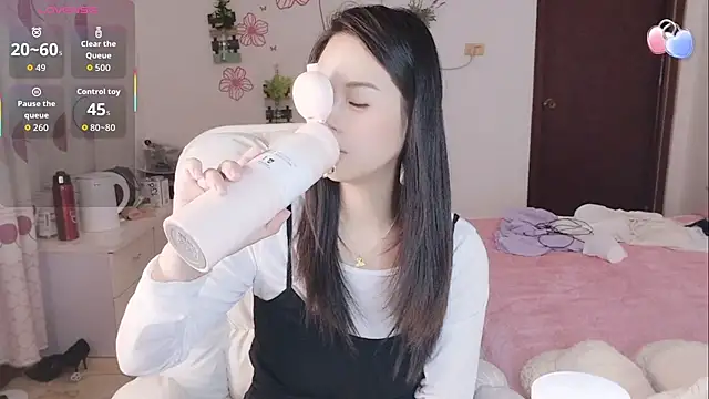 Snapshot of Tutu-o chatting on September 18, 2025, 5:09 am Tutu-o online show from September 18, 2025, 5:09 am