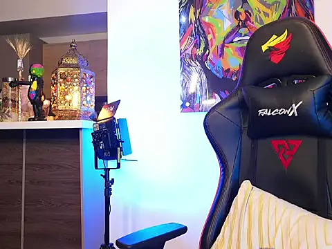 logan hugh8 online show from October 13, 2025, 11:16 pm