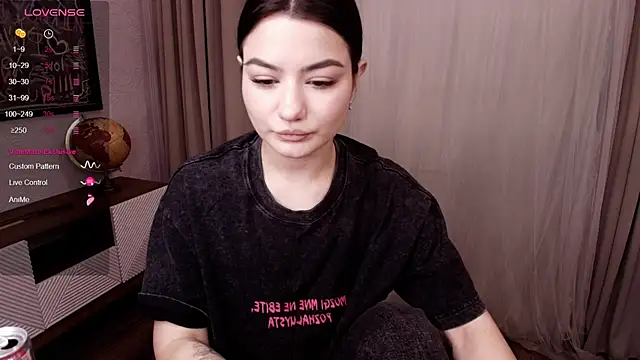 Snapshot of Dark_Moni chatting on October 19, 2025, 2:45 am Dark Moni online show from October 19, 2025, 2:45 am
