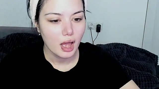 Dark Moni online show from May 22, 2026, 1:13 am