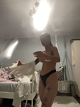 PureEllie online show from October 27, 2025, 3:21 am