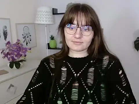 Julie Diamond online show from October 15, 2025, 1:22 pm