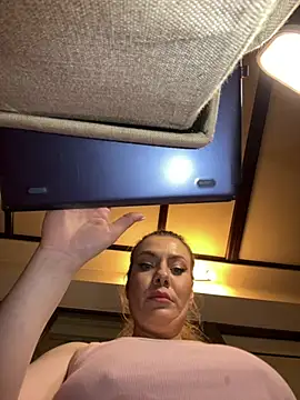 emmasweett11 online show from March 1, 2026, 5:59 pm